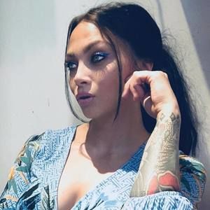 Meet your Posher, Minna